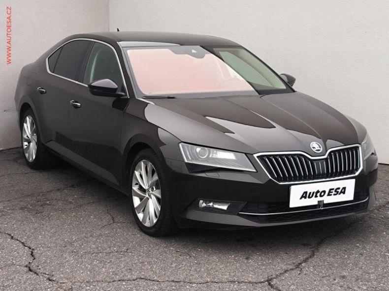 Škoda Superb - hlavní foto