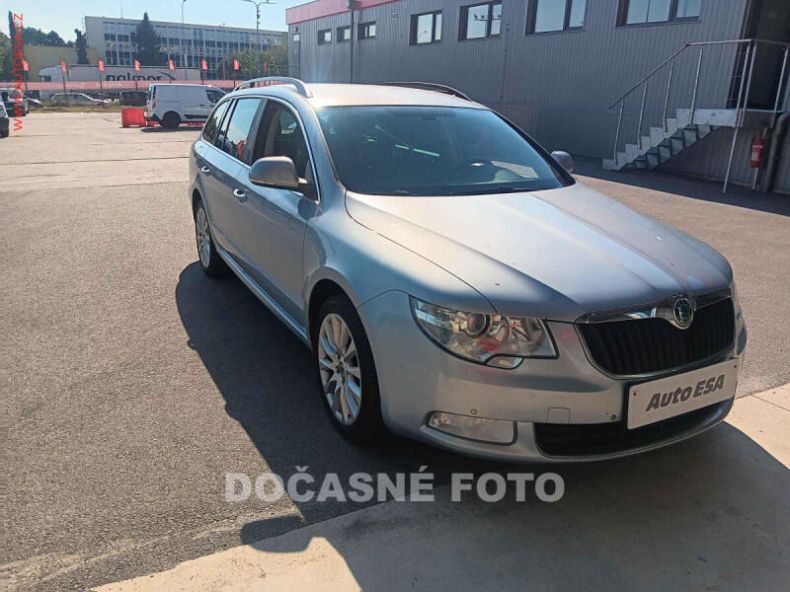 Škoda Superb - hlavní foto