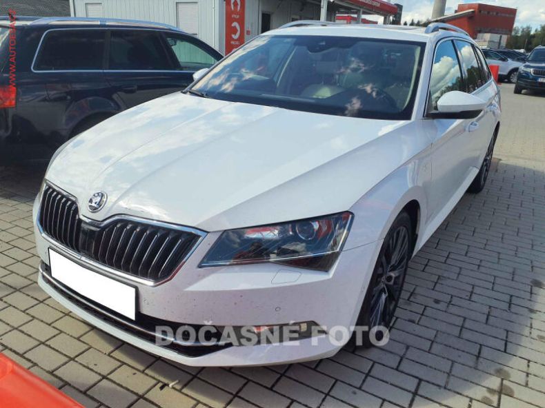 Škoda Superb - hlavní foto