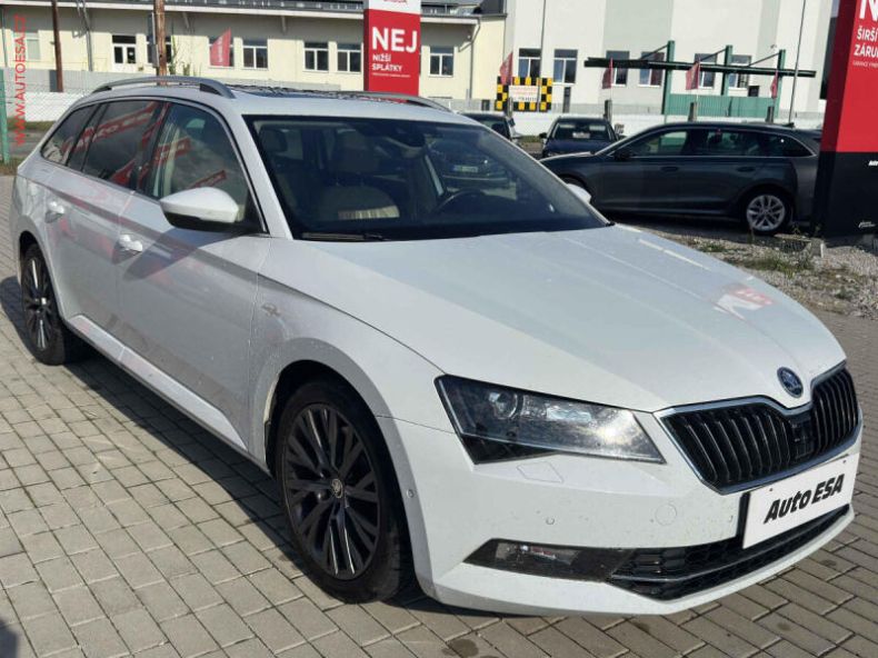 Škoda Superb - hlavní foto