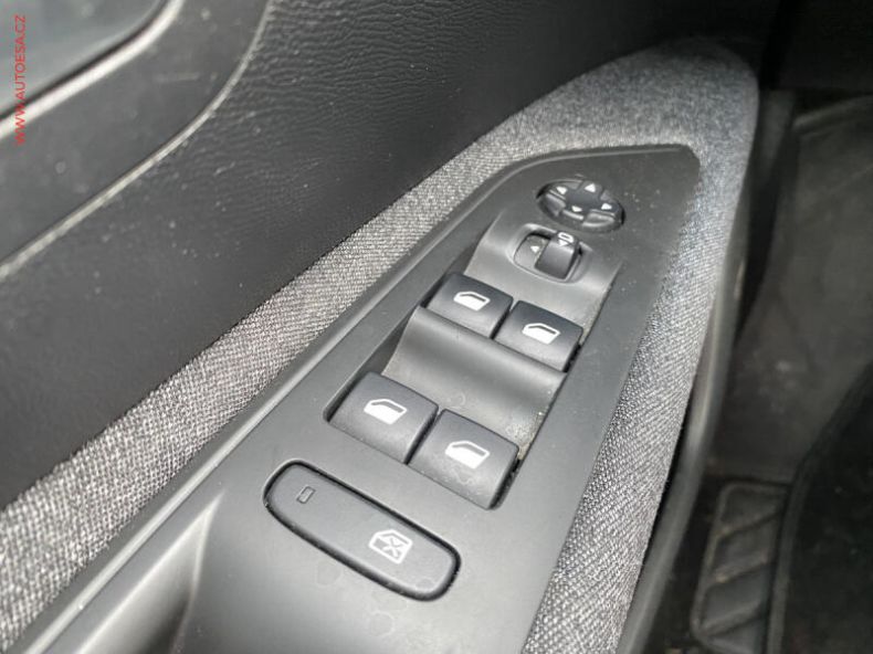 Peugeot 3008 - hlavní fotka