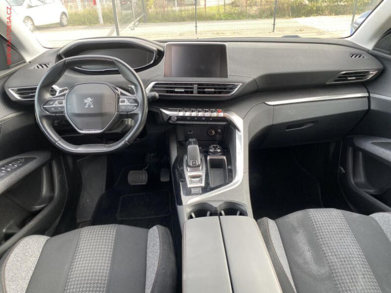 Peugeot 3008 - hlavní fotka
