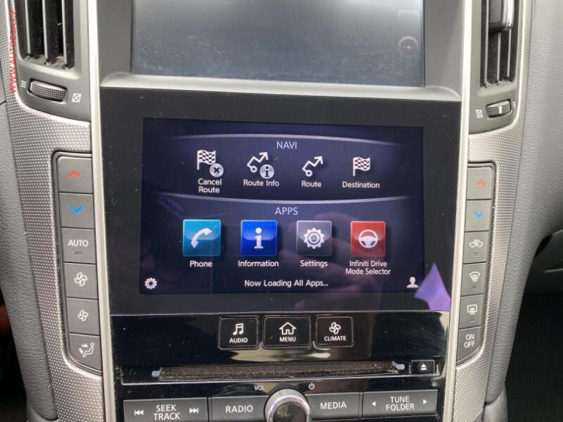 Infiniti Q - hlavní fotka