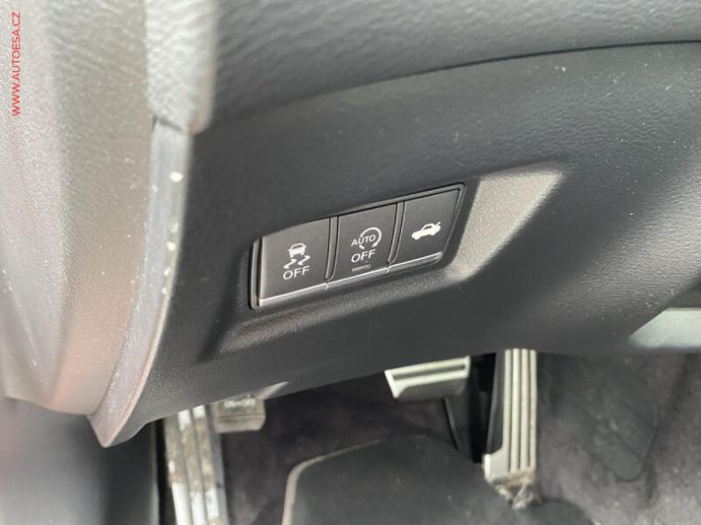 Infiniti Q - hlavní fotka