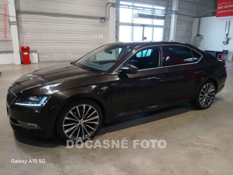 Škoda Superb - hlavní foto
