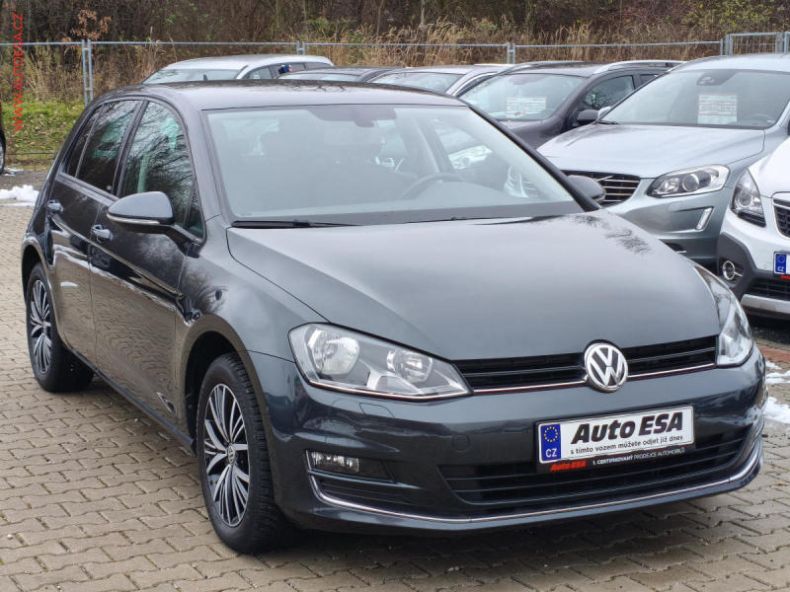 Volkswagen Golf - hlavní foto