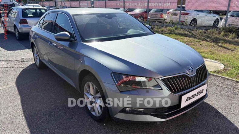 Škoda Superb - hlavní foto