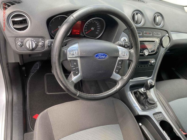 Ford Mondeo - hlavní fotka