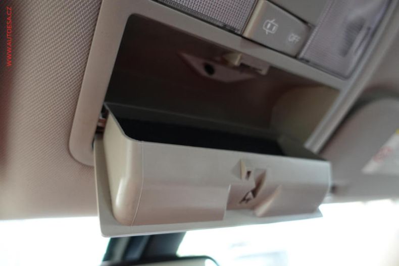 Toyota Avensis - hlavní fotka