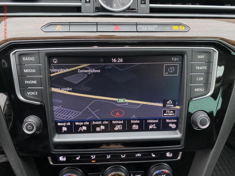 Volkswagen Passat - hlavní fotka