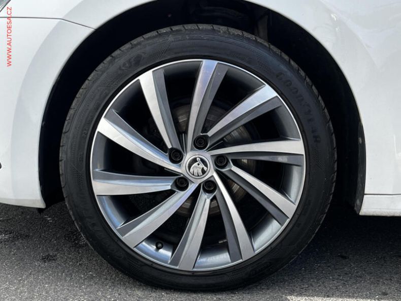 Škoda Octavia - hlavní fotka