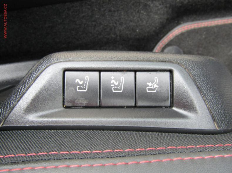 Peugeot 308 - hlavní fotka