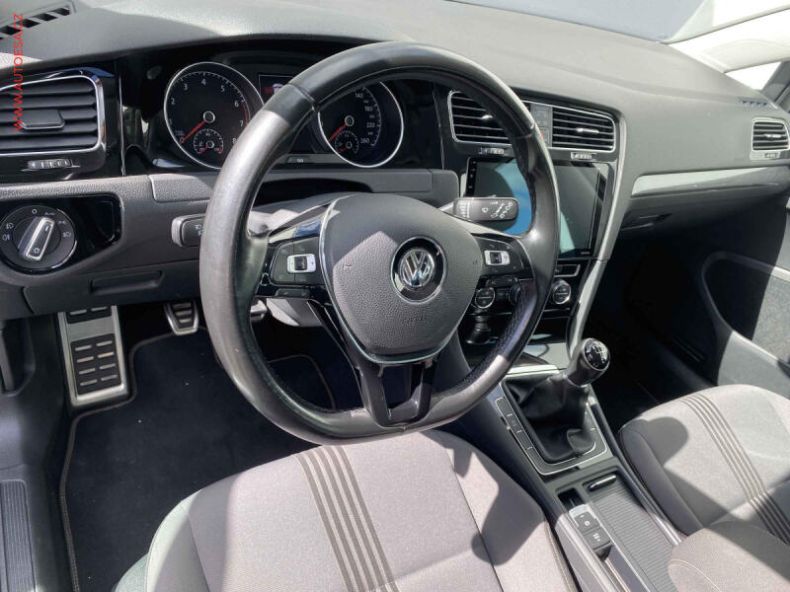 Volkswagen Golf - hlavní fotka