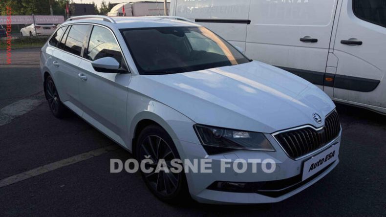 Škoda Superb - hlavní foto