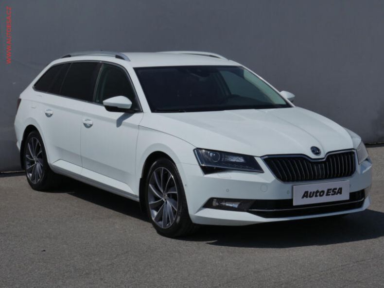 Škoda Superb - hlavní foto