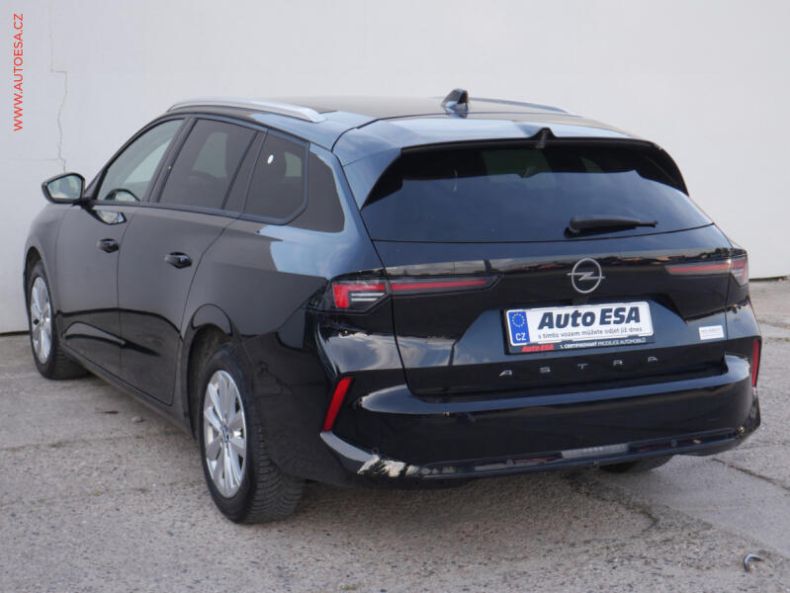 Opel Astra - hlavní fotka