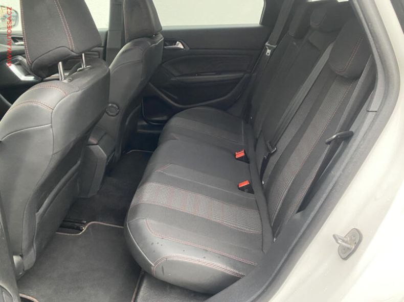 Peugeot 308 - hlavní fotka
