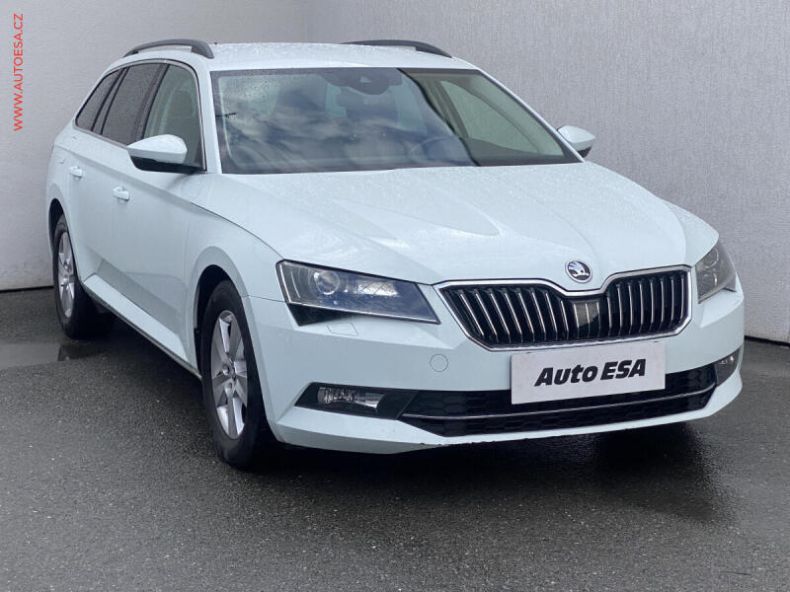 Škoda Superb - hlavní foto