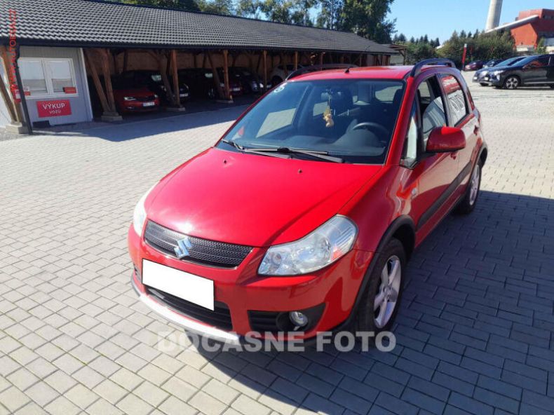 Suzuki SX4 - hlavní foto
