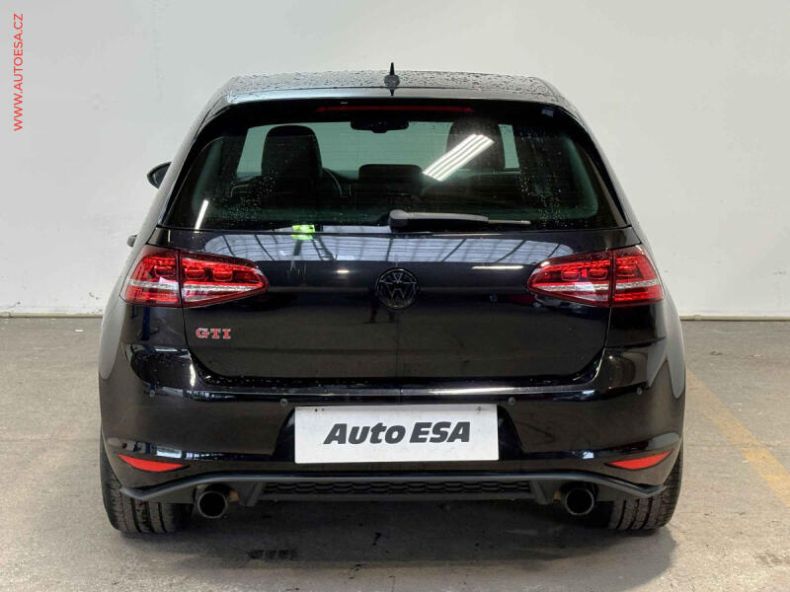 Volkswagen Golf - hlavní fotka