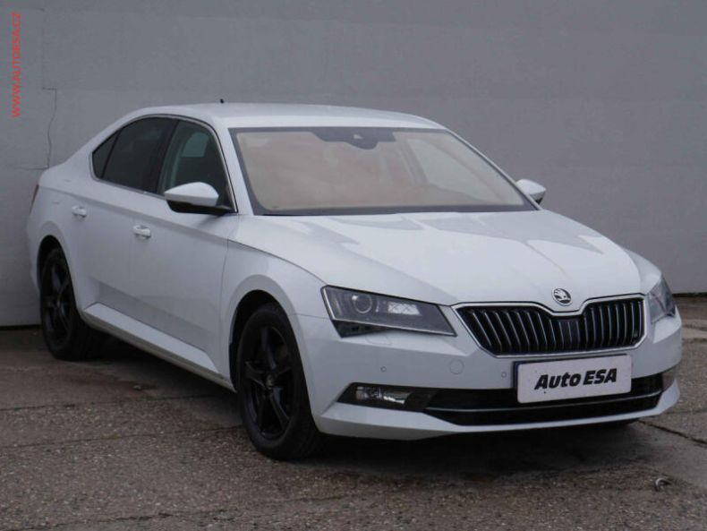 Škoda Superb - hlavní foto
