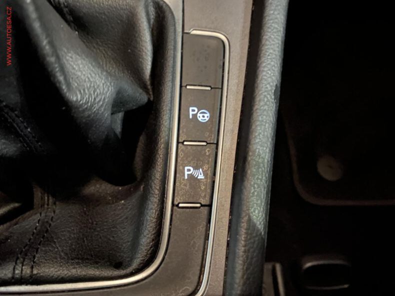 Volkswagen Golf - hlavní fotka