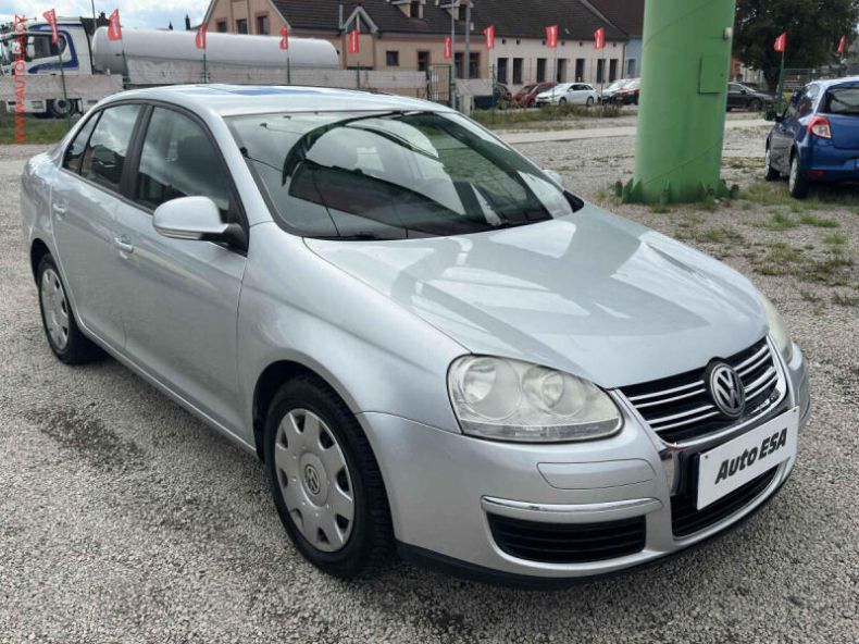Volkswagen Jetta - hlavní foto