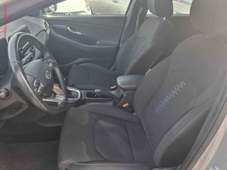Hyundai i30 - hlavní fotka