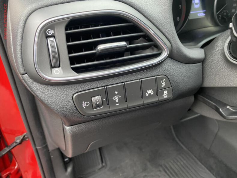 Hyundai i30 - hlavní fotka