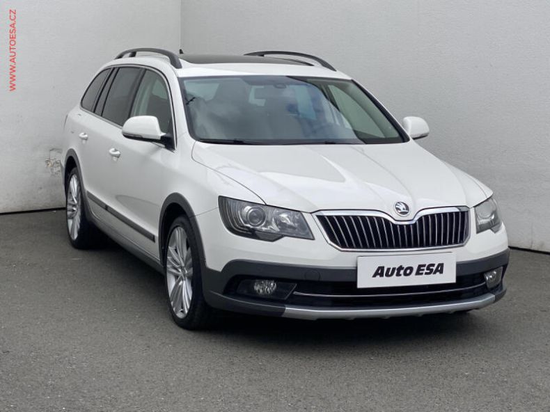 Škoda Superb - hlavní foto