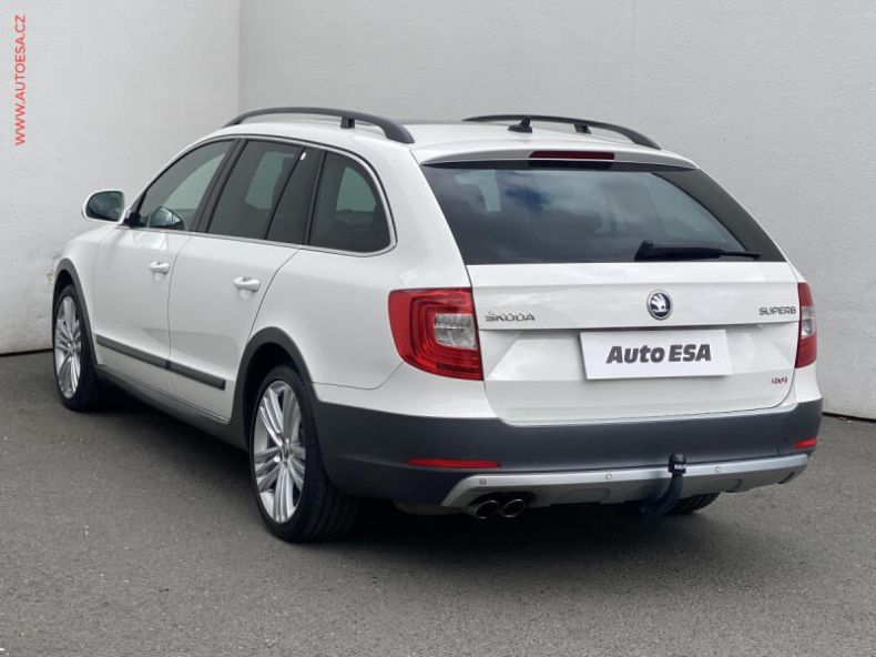 Škoda Superb - hlavní fotka