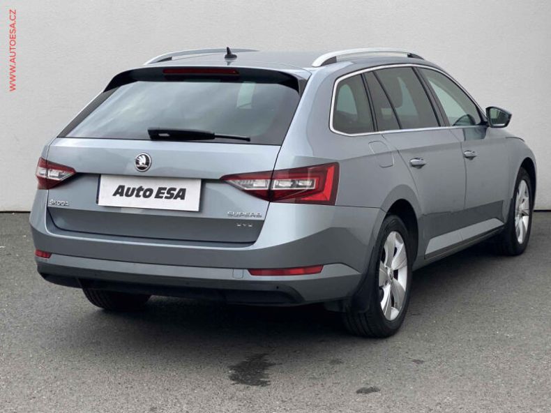 Škoda Superb - hlavní fotka