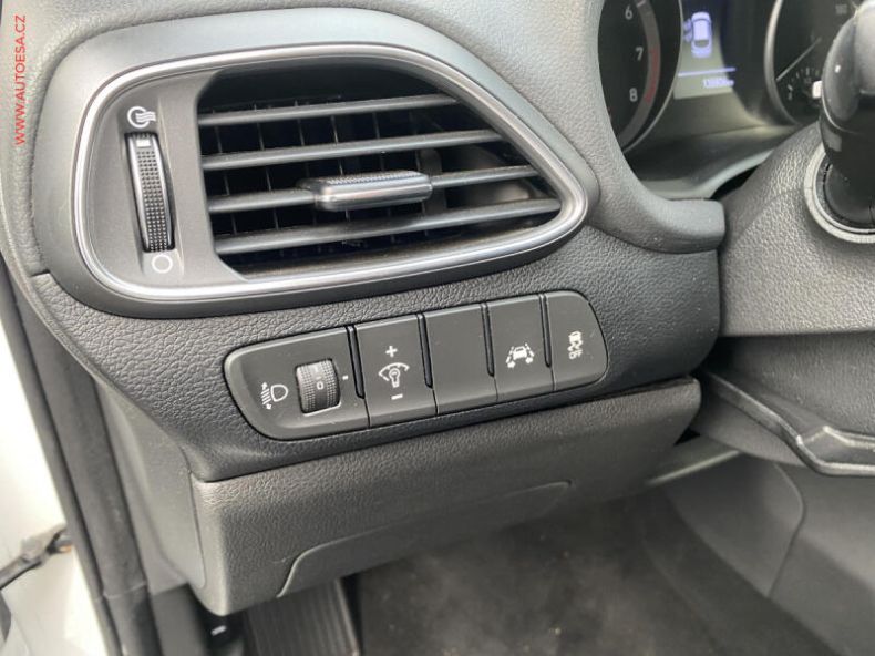 Hyundai i30 - hlavní fotka