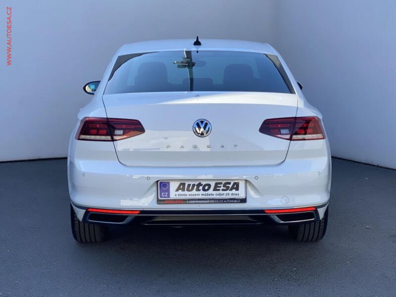 Volkswagen Passat - hlavní fotka