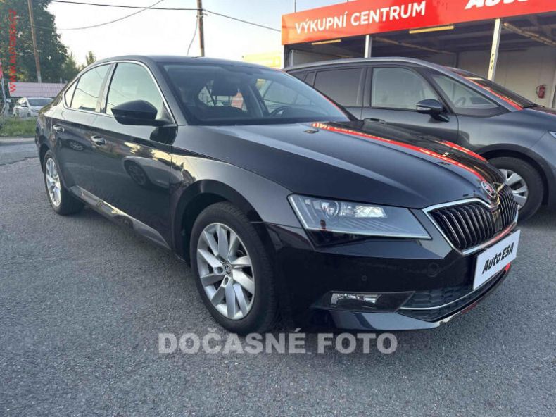 Škoda Superb - hlavní foto