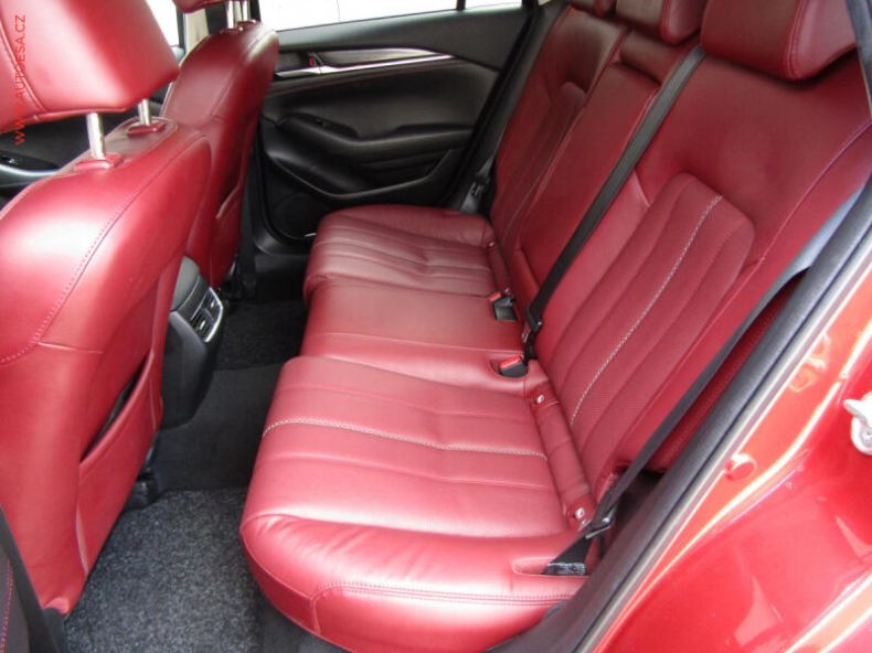 Mazda 6 - hlavní fotka
