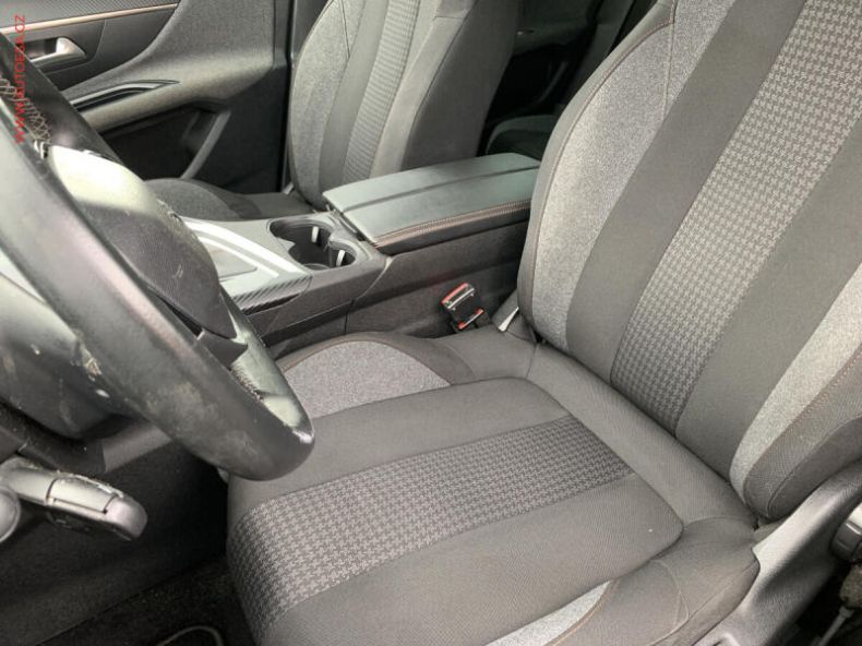 Peugeot 3008 - hlavní fotka