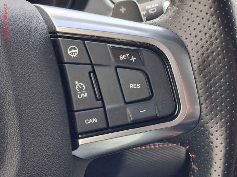 Land Rover Discovery - hlavní fotka