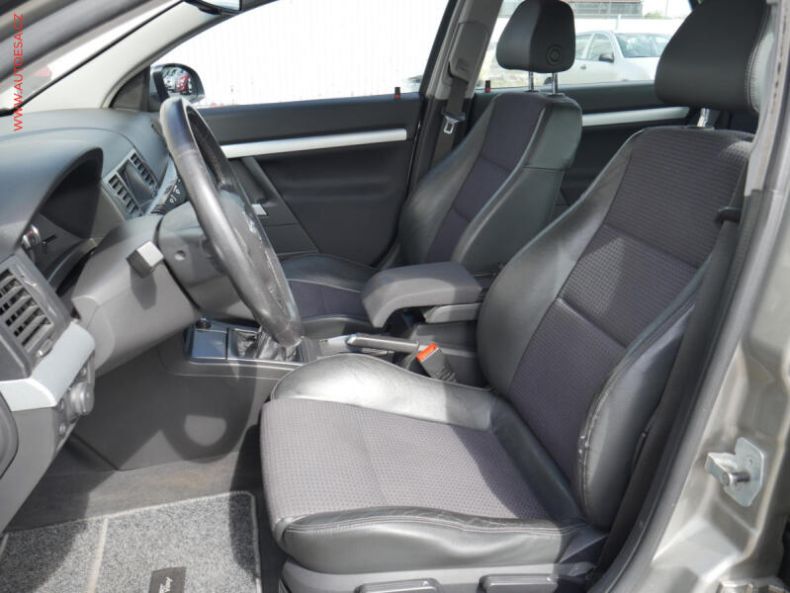 Opel Vectra - hlavní fotka