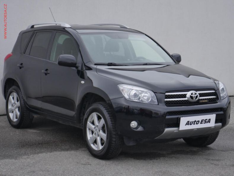Toyota RAV 4 - hlavní foto