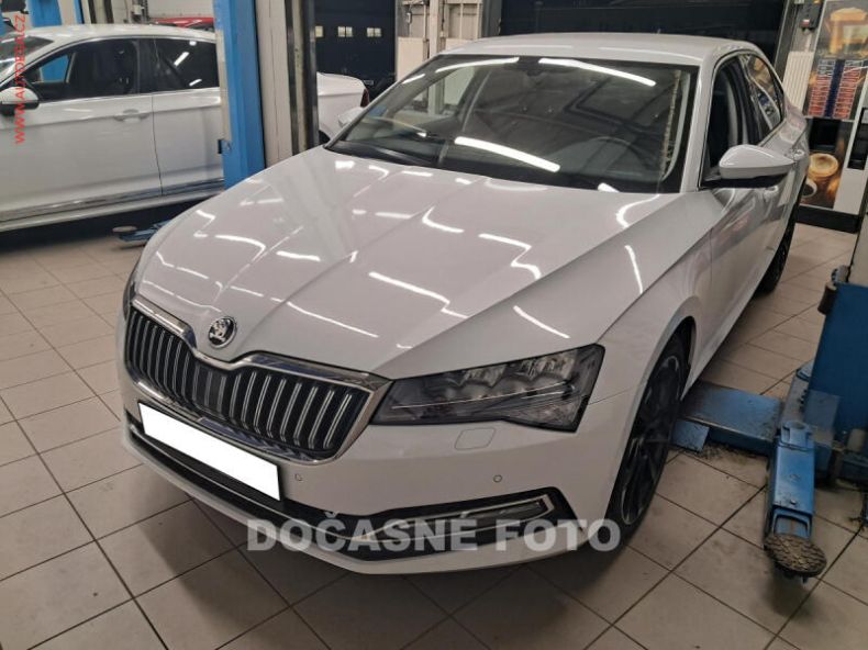 Škoda Superb - hlavní foto