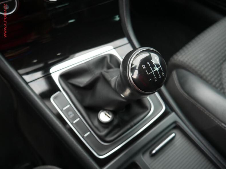 Volkswagen Golf - hlavní fotka