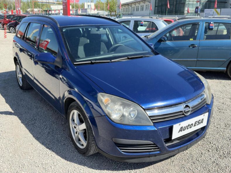 Opel Astra - hlavní foto
