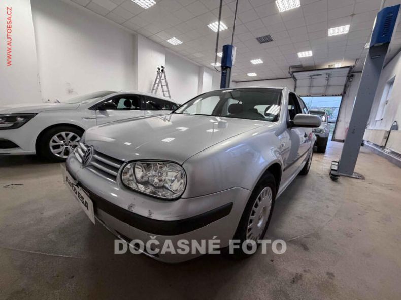 Volkswagen Golf - hlavní foto