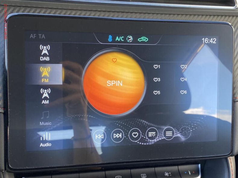 MG ZS - hlavní fotka