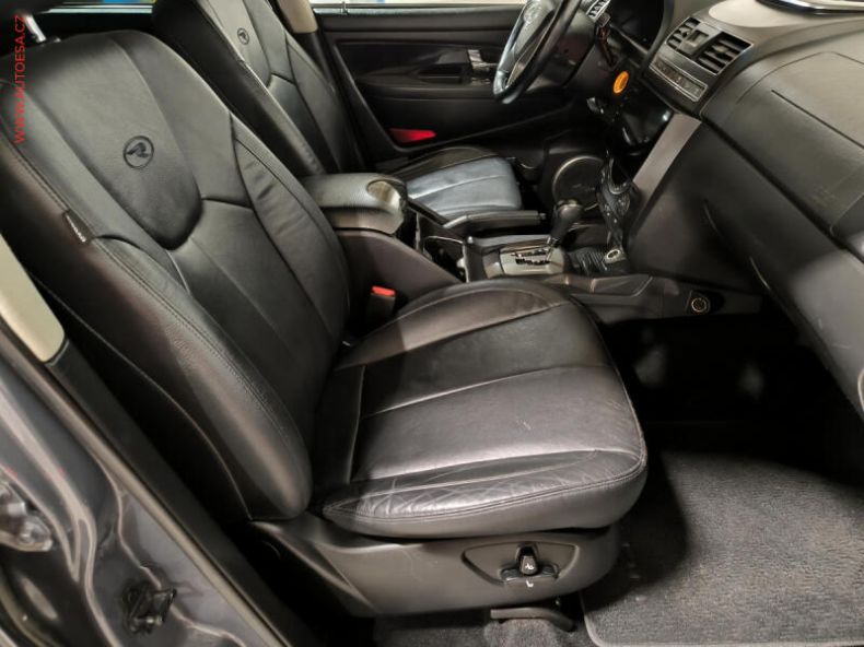SsangYong Rexton - hlavní fotka