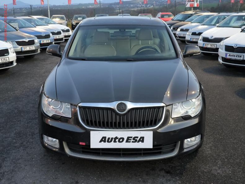Škoda Superb - hlavní foto