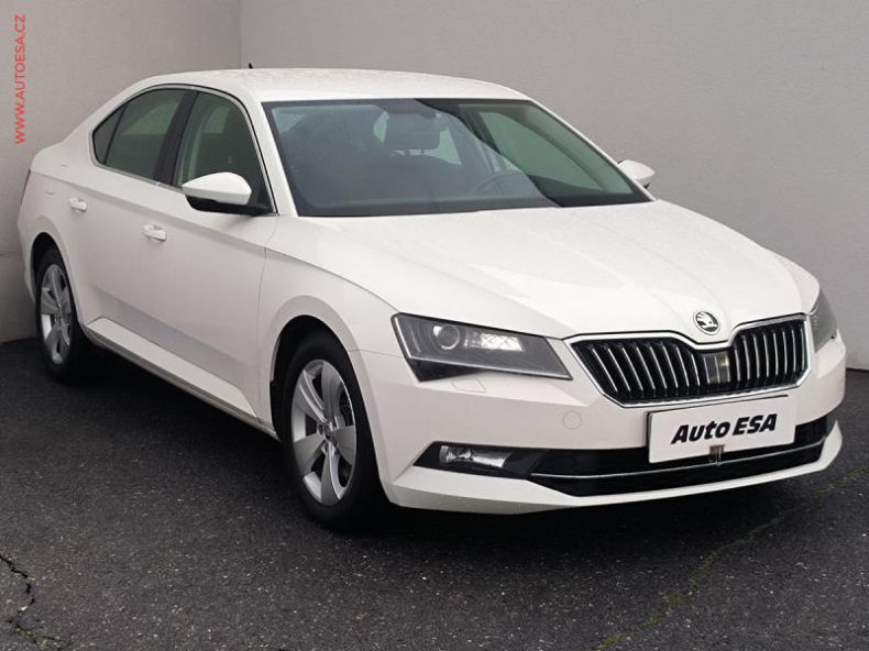 Škoda Superb - hlavní foto