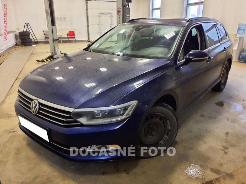 Volkswagen Passat - hlavní foto