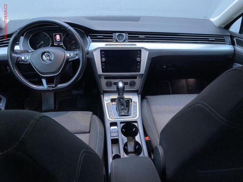 Volkswagen Passat - hlavní fotka